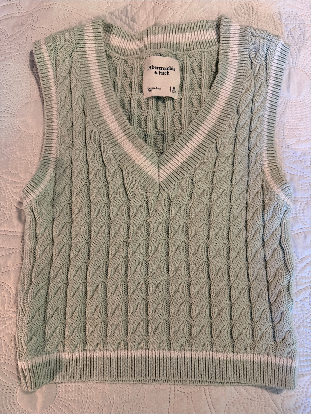 Abercrombie & Fitch Mint Green Cable Knit V-Neck Sweater Vest Cropped Size M